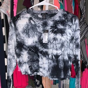 Rue 21 long sleeved crop tee